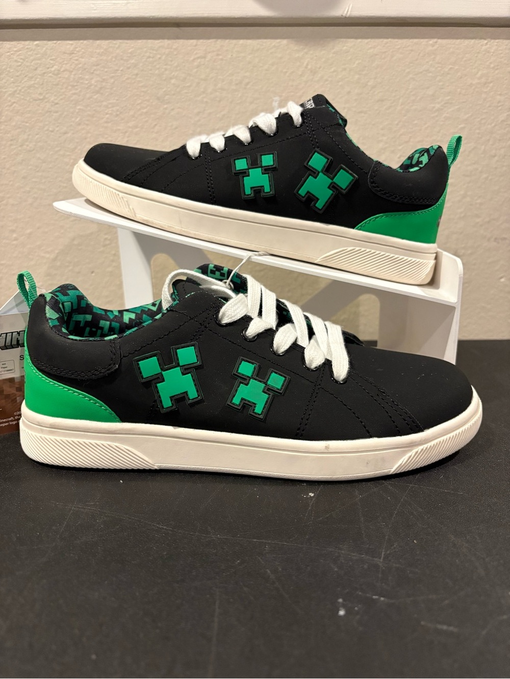 Kids' Minecraft Court Shoes Lace-Up Sneakers, Pull Loops, Youth Size 3Y Tried On